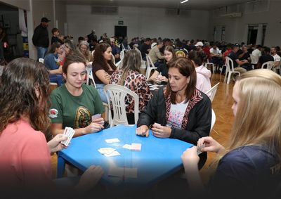 Primeira rodada foi realizada na noite de ontem (29), no Clube Os Cardeais, com disputas nas categorias masculina e feminina