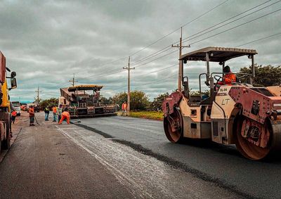 Obra no Alto Paran&aacute; abrange 33,36 quil&ocirc;metros neste lote e integra projeto que prev&ecirc; 60,36 quil&ocirc;metros de liga&ccedil;&atilde;o asfaltada no Paraguai