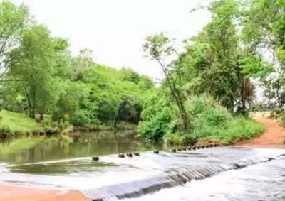 Eleva&ccedil;&atilde;o do n&iacute;vel da &aacute;gua e for&ccedil;a da correnteza impedem a travessia entre o munic&iacute;pio e o distrito de Dom Armando.