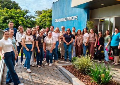 Curso reuniu professores de oito institui&ccedil;&otilde;es e incentivou estrat&eacute;gias de leitura, registros do desenvolvimento infantil e participa&ccedil;&atilde;o das fam&iacute;lias