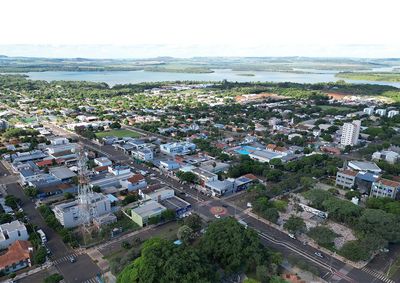 Simepar prev&ecirc; tempo est&aacute;vel, sem chuva e com ventos de at&eacute; 34 km/h; temperaturas variam entre 14&deg;C e 23&deg;C