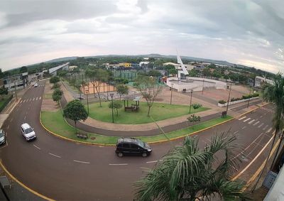 Mesmo com possibilidade de chuva, as temperaturas devem subir nos pr&oacute;ximos dias, chegando a 28&deg;C na quinta e na sexta-feira