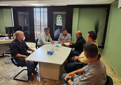 Durante a conversa, o prefeito apresentou o projeto municipal de instala&ccedil;&atilde;o de c&acirc;meras de monitoramento em toda a cidade