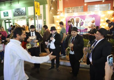 Festival que agita o feriad&atilde;o prolongado traz atra&ccedil;&otilde;es de peso para o Parque dos Saltos e apresenta&ccedil;&otilde;es ac&uacute;sticas itinerantes no com&eacute;rcio local