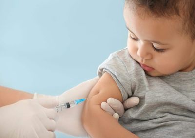 Imunizante substitui gradualmente a Pneumo 10 e amplia prote&ccedil;&atilde;o contra pneumonia e meningite; doses chegam &agrave;s unidades de sa&uacute;de hoje