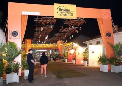 Tradicional festival gastron&ocirc;mico da Capital da Aventura ocorre de 13 a 16 de agosto na Vila Vicentina, reunindo m&uacute;sica, pratos exclusivos e shows