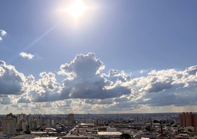 Tempo firme e grande amplitude t&eacute;rmica marcam os pr&oacute;ximos dias, mas queda de temperatura acentuada acontece &agrave; partir de quinta-feira