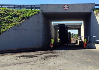 Departamento de Tr&acirc;nsito comunica interdi&ccedil;&atilde;o sob o pontilh&atilde;o para recapeamento; confira as rotas alternativas para entrada e sa&iacute;da do bairro