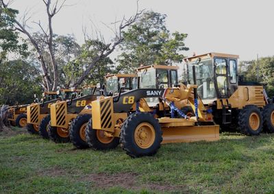 Governo de SP iniciou a entrega de 115 equipamentos do programa Patrulha Rural; a&ccedil;&atilde;o visa melhorar log&iacute;stica e escoamento em propriedades da regi&atilde;o