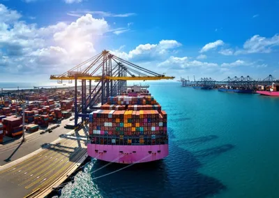 Informativo da ACISC aponta alta de 21% nas importa&ccedil;&otilde;es e recuo nas exporta&ccedil;&otilde;es nos primeiros sete meses do ano; cen&aacute;rio gera alerta para pr&oacute;ximos meses.