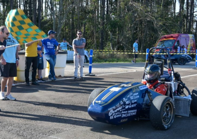 Equipe da EESC vence na Categoria Combust&atilde;o e representar&aacute; o Brasil nos EUA; evento reuniu 1.300 estudantes em centro de testes automotivos da Ford