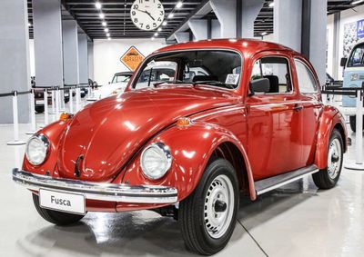 Evento automotivo acontece no Museu Municipal das 8h &agrave;s 16h; entrada para visitantes &eacute; gratuita, mas expositores devem doar um litro de leite
