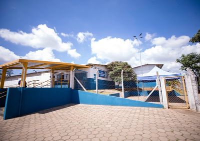 Obra no Jardim Arauc&aacute;ria prev&ecirc; estrutura completa com vesti&aacute;rios e quadra poliesportiva; sess&atilde;o de disputa est&aacute; agendada para 7 de outubro de 2026