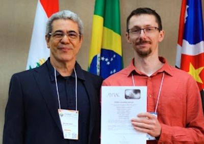 Artigo premiado liderado por Geovane Augusto Haveroth aprimora a manufatura aditiva de metais por meio de avan&ccedil;ada modelagem matem&aacute;tica.