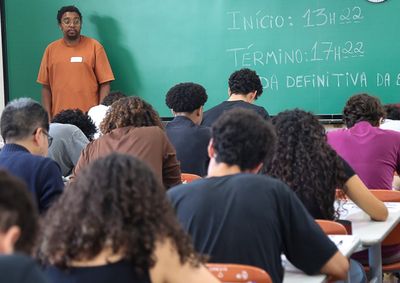 Medicina registra 76,3 candidatos por vaga, seguida por Psicologia em SP e RP; curso de Direito volta a figurar na lista das dez op&ccedil;&otilde;es mais procuradas