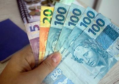 Medida beneficia servidores da administra&ccedil;&atilde;o direta e indireta; libera&ccedil;&atilde;o ocorre antes do limite legal de 30 de novembro estipulado pela legisla&ccedil;&atilde;o