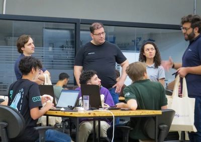 Evento gratuito no ICMC re&uacute;ne hackathon do iFood, feira de carreiras e debates sobre IA, seguran&ccedil;a digital e desenvolvimento de jogos at&eacute; dia 23