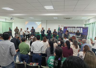 Vereadora esteve em comitiva com Jair T&oacute;picar e Valcir Tomaz em evento do trade tur&iacute;stico voltado ao fortalecimento regional

