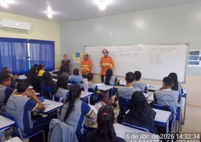 Equipes itinerantes do Corpo de Bombeiros realizam palestras e orienta&ccedil;&otilde;es em cidades e comunidades rurais do Vale do Guapor&eacute; para evitar inc&ecirc;ndios.
