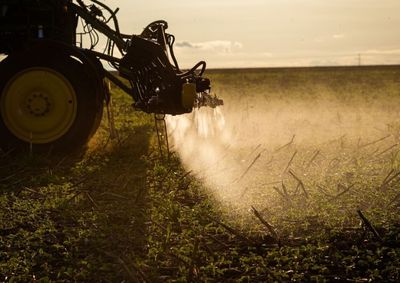 produtores rurais e trabalhadores desses setores poder&atilde;o contratar financiamentos para moderniza&ccedil;&atilde;o tecnol&oacute;gica, compra de m&aacute;quinas e equipamentos.