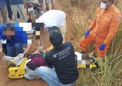 O acidente frontal aconteceu na Linha 86. A motociclista de 32 anos foi socorrida pelos bombeiros.