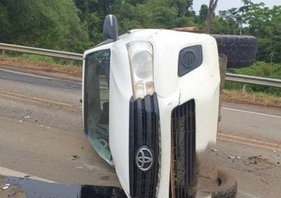 Acidente com ve&iacute;culo da prefeitura bloqueou a BR-429 ap&oacute;s manobra para evitar colis&atilde;o; causas ser&atilde;o apuradas pelas autoridades.