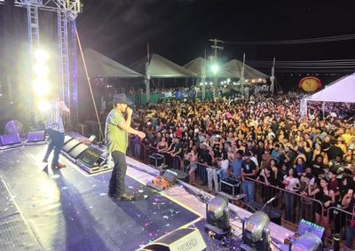 Show de Pedro Paulo & Alex foi o grande destaque da segunda noite da 12&ordf; ExpoMig, que tamb&eacute;m contou com rodeio e outras atra&ccedil;&otilde;es.