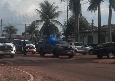 Wesley morreu ap&oacute;s ser baleado dentro de casa; irm&atilde;o ficou ferido. Pol&iacute;cia Civil e PM prenderam tr&ecirc;s suspeitos nesta sexta-feira (14).