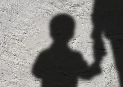 Mensagens circulam nas redes sociais e autoridades refor&ccedil;am a import&acirc;ncia de comunicar situa&ccedil;&otilde;es suspeitas aos &oacute;rg&atilde;os de seguran&ccedil;a.

