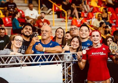 Kelly Karina "Ruivera" ficou em terceiro lugar nas Super Seletivas do Torneio Crossfit Brasil e disputar&aacute; a final entre as 12 melhores atletas do pa&iacute;s

