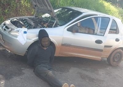  Informa&ccedil;&atilde;o enviada ao Portal da Cidade mobilizou a Guarda Municipal, que localizou carro roubado sendo desmontado no Jardim Concei&ccedil;&atilde;o e prendeu suspeito 