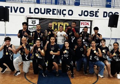 Delega&ccedil;&atilde;o sumareense foi destaque em S&atilde;o Sebasti&atilde;o com 14 atletas, maior torcida do evento e reconhecimento pelo desempenho dentro e fora dos ringues