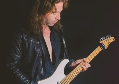 Kiko Shred, integrante da banda Viper, acompanha o cantor italiano na Epic Tales Tour &ndash; Parte 2, que passa por cinco regi&otilde;es do pa&iacute;s