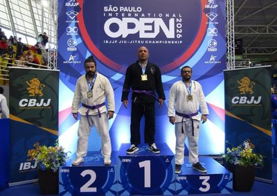 Campe&atilde;o da categoria no Open S&atilde;o Paulo da IBJJF, lutador agora concentra a prepara&ccedil;&atilde;o para o International Master South America 2026.