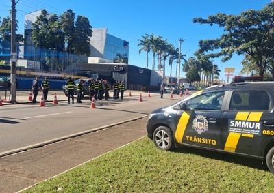 A&ccedil;&atilde;o realizada na Avenida Fuad Assef Maluf uniu treinamento pr&aacute;tico, orienta&ccedil;&atilde;o aos motoristas e refor&ccedil;o &agrave; seguran&ccedil;a vi&aacute;ria.