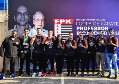 Delega&ccedil;&atilde;o do Instituto Desafio/Kuroshio Karate-Do garantiu tr&ecirc;s ouros, quatro pratas e dois bronzes em competi&ccedil;&atilde;o realizada em Santana de Parna&iacute;ba