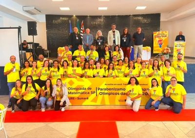 Cerim&ocirc;nia no Clube Recreativo homenageou finalistas da Olimp&iacute;ada de Matem&aacute;tica e destacou o trabalho de professores, gestores e equipe escolar.