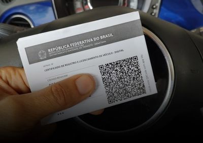 Prazo para regulariza&ccedil;&atilde;o come&ccedil;ou em julho. Taxa &eacute; de R$ 174,08 e documento s&oacute; &eacute; emitido ap&oacute;s a quita&ccedil;&atilde;o de todos os d&eacute;bitos do ve&iacute;culo.