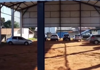 Pais denunciam que alunos da E.E.Prof. Ondina Pinto Gonzalez continuam sem espa&ccedil;o adequado para aulas de educa&ccedil;&atilde;o f&iacute;sica; obra permanece sem conclus&atilde;o 