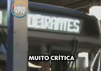 Usu&aacute;rios relatam espera de mais de 30 minutos, &ocirc;nibus lotados e preju&iacute;zos para chegar ao trabalho; Artesp cobra plano de a&ccedil;&atilde;o da concession&aacute;ria