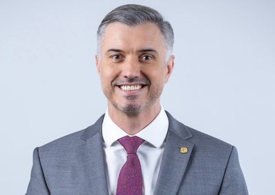 Engenheiro venceu em 26 estados brasileiros, recebeu mais de 84 mil votos e seguir&aacute; &agrave; frente do Sistema Confea/Crea ao lado da reeleita presidente do Crea-