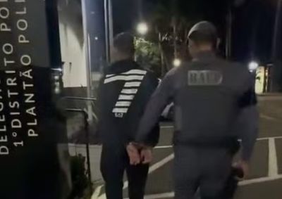 Jovem de 16 anos foi baleado ap&oacute;s, segundo a pol&iacute;cia, abordar um guarda de Campinas com uma r&eacute;plica de arma; segundo suspeito, de 18 anos, foi preso