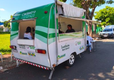 Trailer oferece cadastro, atualiza&ccedil;&atilde;o de dados e orienta&ccedil;&otilde;es sobre benef&iacute;cios sociais em diferentes pontos de Sumar&eacute;