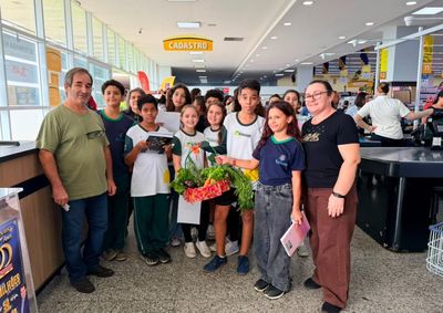 Visitas a supermercados, forma&ccedil;&otilde;es de professores e parcerias com o Sicoob fazem parte das a&ccedil;&otilde;es desenvolvidas nas escolas municipais