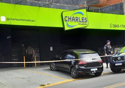 Pol&iacute;cia Civil investiga o caso; v&iacute;tima de 40 anos teria atacado um jovem de 20 anos durante uma briga em uma loja de inform&aacute;tica no Jd.N. Senhora de F&aacute;tima