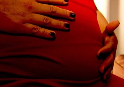 Moradora recebeu diagn&oacute;stico de aborto espont&acirc;neo e passou pelo procedimento no HES; exame posterior identificou feto vivo, mas sem  l&iacute;quido amni&oacute;tico