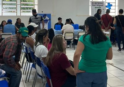 Primeira edi&ccedil;&atilde;o reuniu 10 empresas e permitiu que candidatos participassem de entrevistas no pr&oacute;prio local