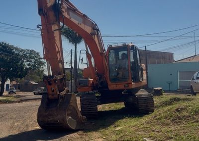 Prefeitura assinou ordem de servi&ccedil;o para pavimenta&ccedil;&atilde;o do bairro, na &Aacute;rea Cura; investimento previsto &eacute; de aproximadamente R$ 8 milh&otilde;es