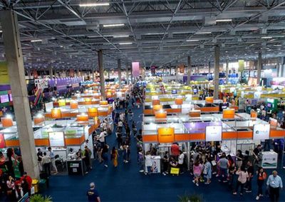 Contrata&ccedil;&atilde;o do Sebrae prev&ecirc; espa&ccedil;o de 24 m&sup2; para divulga&ccedil;&atilde;o de iniciativas das secretarias municipais de Educa&ccedil;&atilde;o e Desenvolvimento Econ&ocirc;mico