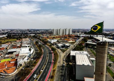 Munic&iacute;pio registrou 6.844 novos CNPJs no per&iacute;odo e respondeu por 29,1% das empresas abertas nas cinco cidades da regi&atilde;o
